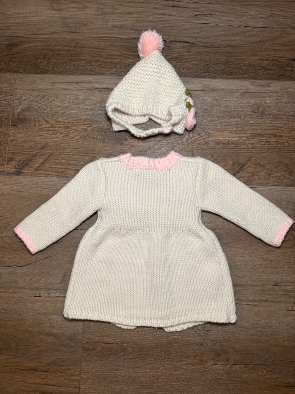Huggalugs Natural Poppy Sweater w/ Matching Bonnet (034) - Picture 3 of 5